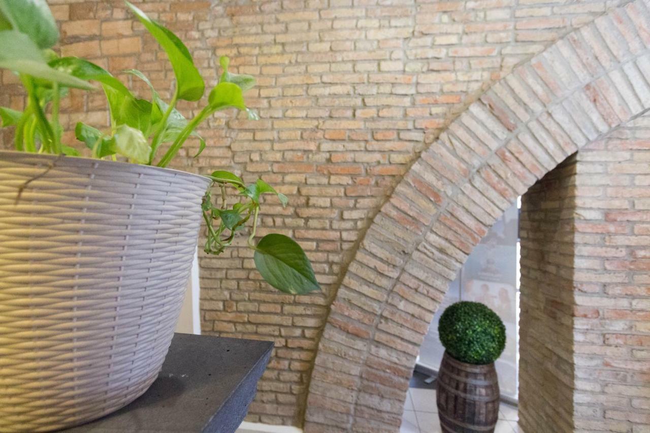 Arcobaleno Rooms Cagliari Eksteriør billede